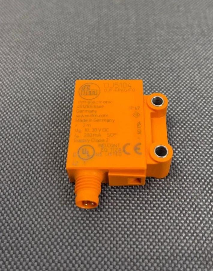 Used IFM OJ5104 efector 200, Retro Reflective Sensor *NEW*