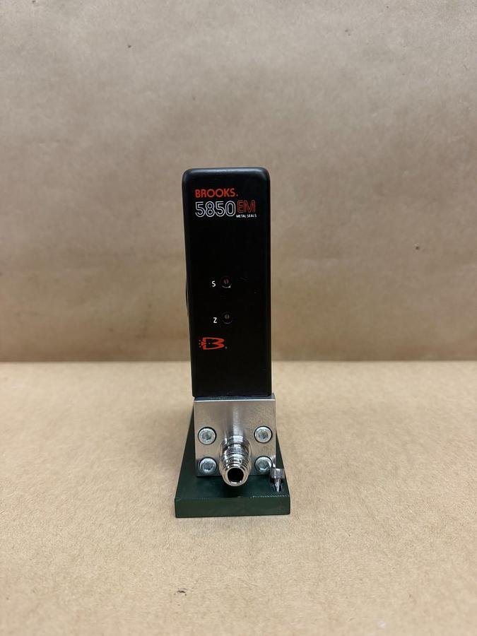 Used Brooks Instruments 5850EME5KAL1BEA Mass Flow Controller