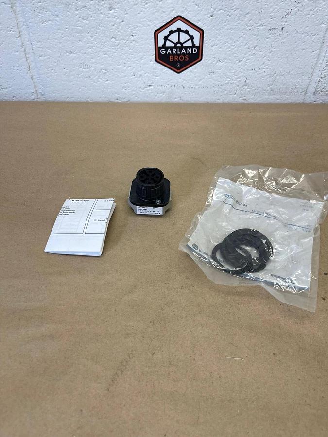 Allen-Bradley 800H-HRN2, 30mm Selector Switch, Series F