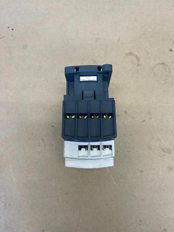 Used Schneider Electric Telemacanique LG1DT25 Contactor, 25A, 3 Ph, 10Hp at 600VAC