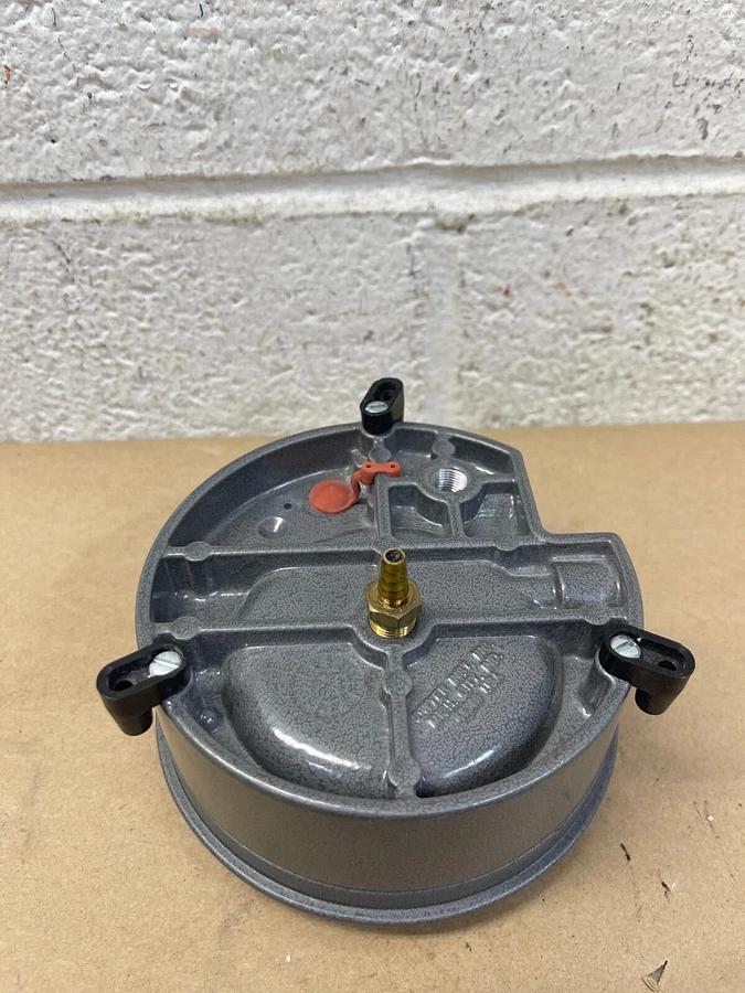 Used Dwyer Instruments Magnehelic W21X DO Pressure Gauge, Max Pressure: 15 PSIG