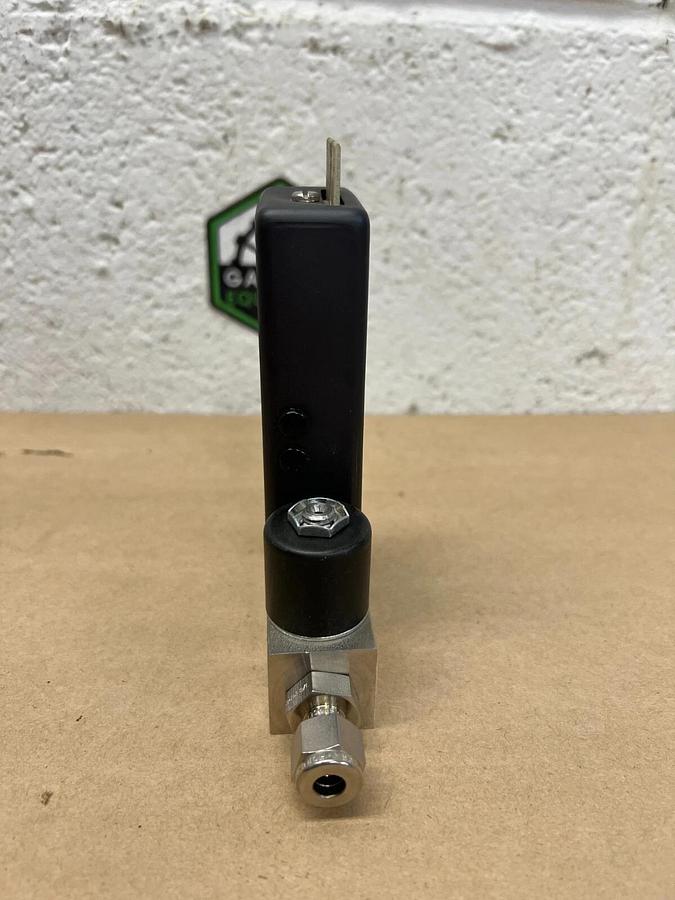 Brooks 5850TR Mass Flow Controller, 0-160 SCCM