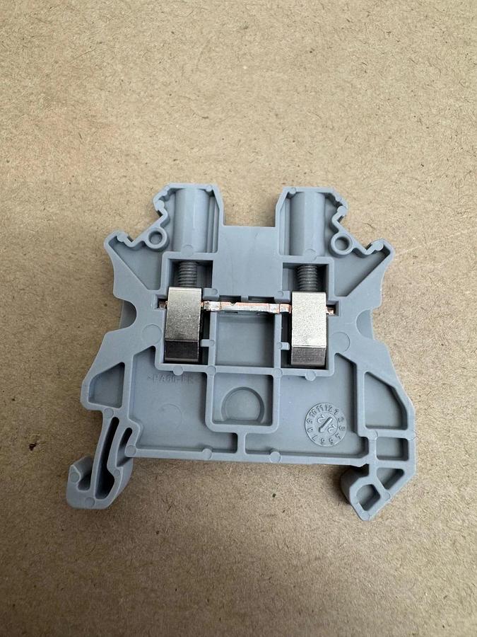 Used Phoenix Contact Typ UT 4 Terminal Block Gray (QTY of 6) *NEW*