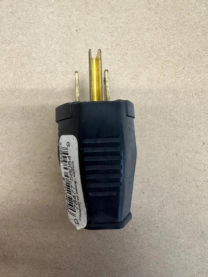 Leviton 3W101-E 2 Pole 3 Wire, Plug - Box of 11