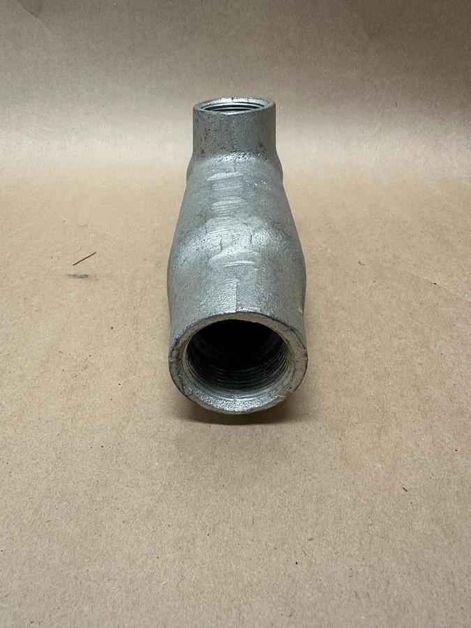 Used O-Z/Gedney LB 125 Malleable Iron 1-1/4” Conduit *NEW*