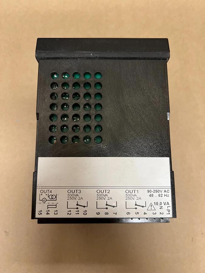 PMA KS92-102-0009E-000 Industrial Temperature Controller, PRL: 1/5.1