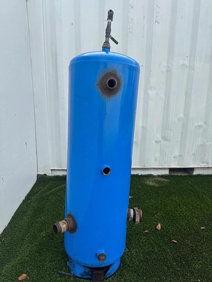Used Teel 3P272D Epoxy-Lined Tank 42 Gallons, w/ Ball-Valve Fitting