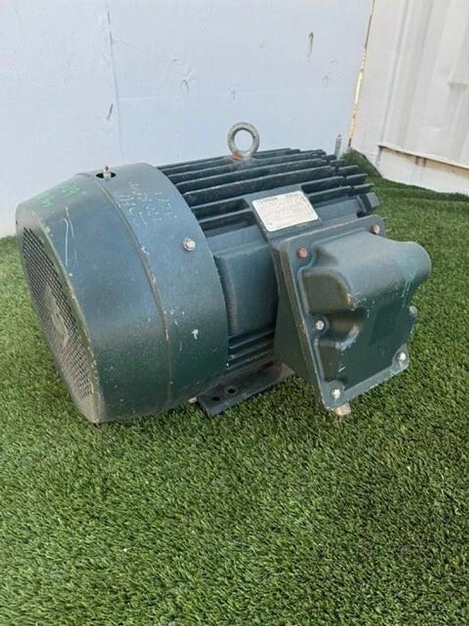 Used Toshiba 0256SDSR41A-P Heavy Duty Motor, 25 HP, 230/460 V, 31/62A, 1180 RPM