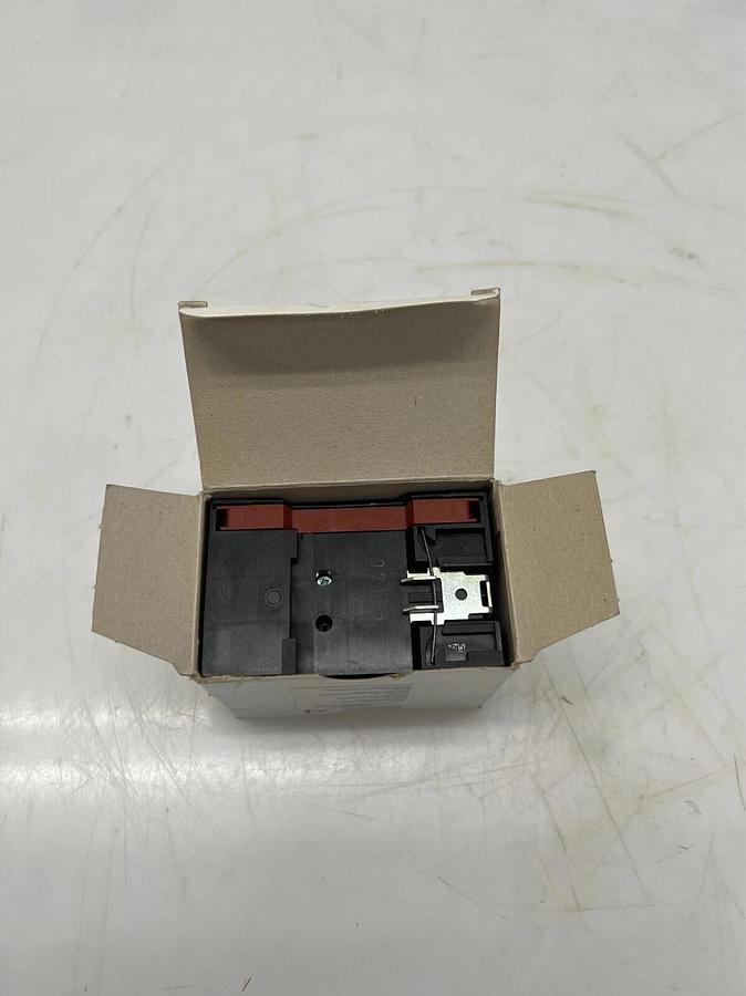 Used Siemens 3VU13 00-1MH00 Circuit Breaker