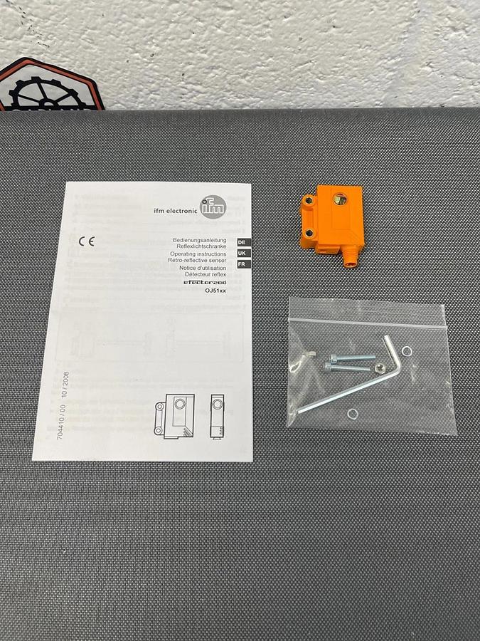 Used IFM OJ5104 efector 200, Retro Reflective Sensor *NEW*