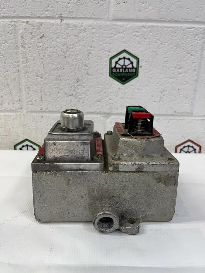Used Crouse-Hinds DSD922 w/ DSP1 Control Assembly Cover for Hazardous Locations