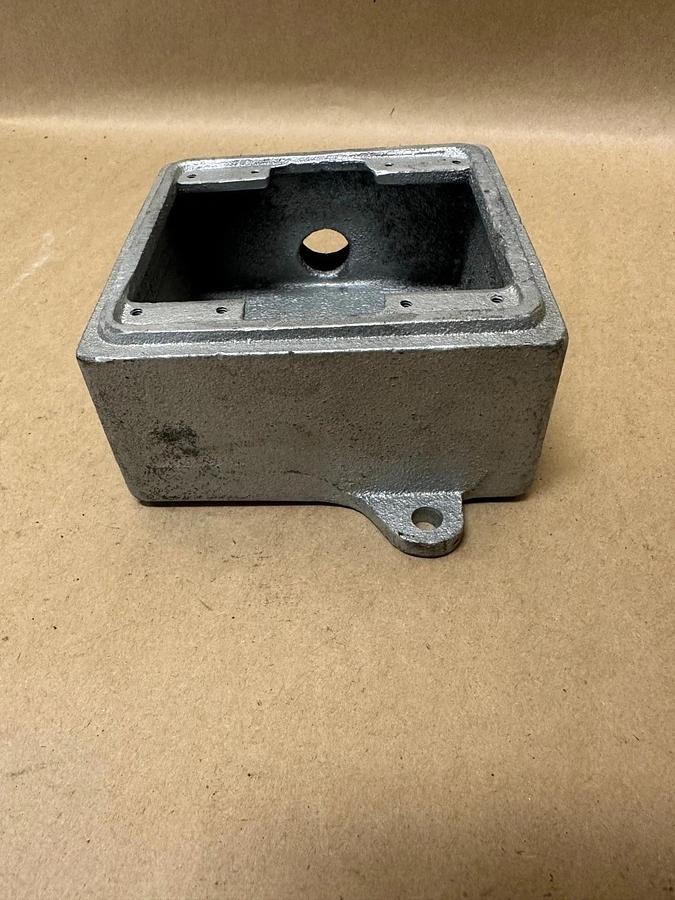 Used O-Z/Gedney FS 2-75 Iron Cast Junction Box 3/4” Hub