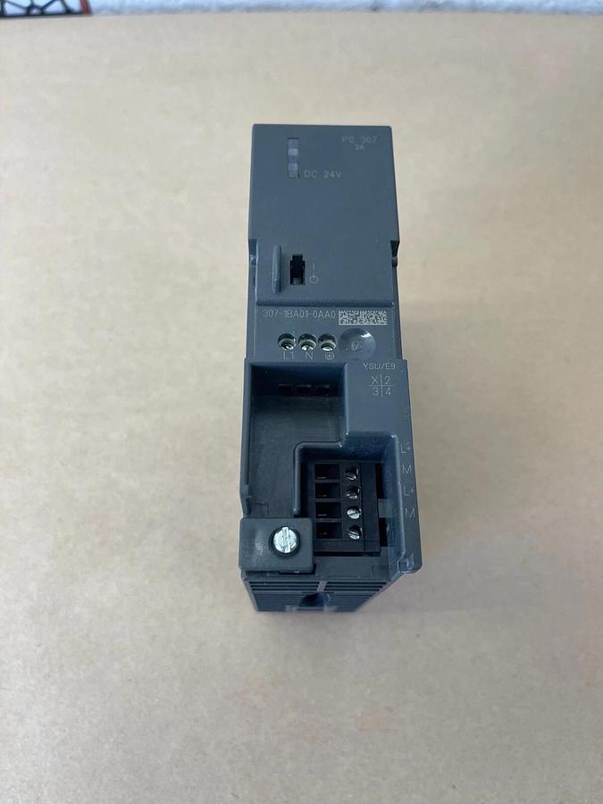 Used Siemens 6ES7 307-1BA01-0AA0 Power Supply Module, Simatic PS 307, 24 VDC