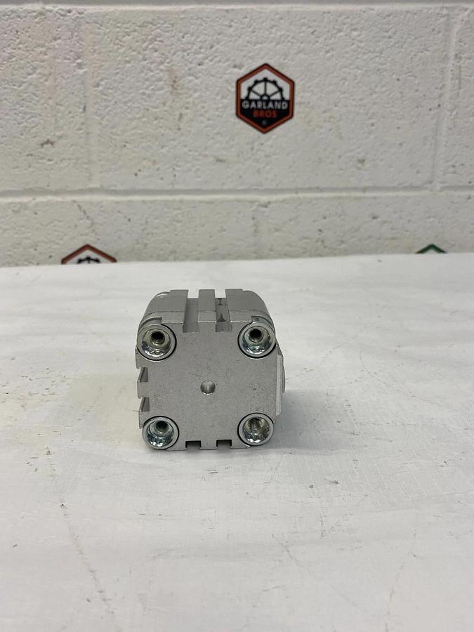 Used Festo ADVU-40-10-P-A 000000 00156541 UO41 Pmax=10BAR/145 PSI