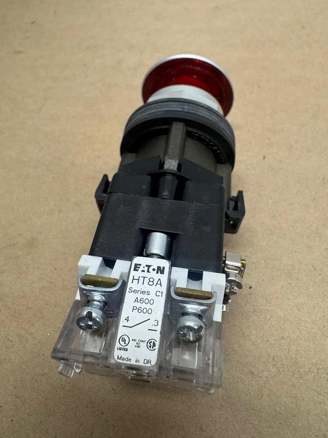 Used Eaton HT8FBRAF Red Push-Pull Button 24V *NEW*