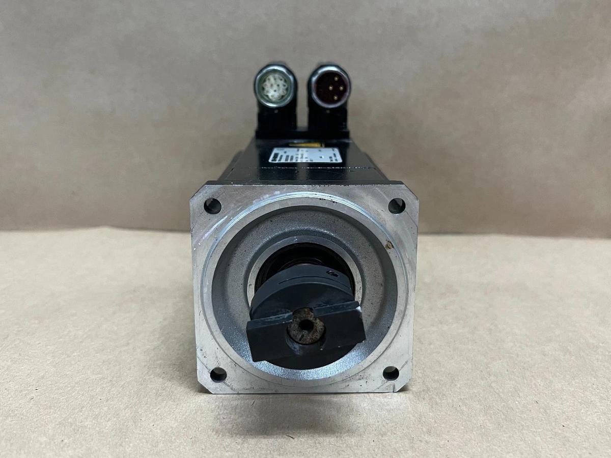 Used SEW-Eurodrive CMP63S/KY/RH1M/SM1 400V Servo Motor w/ Shaft Coupling