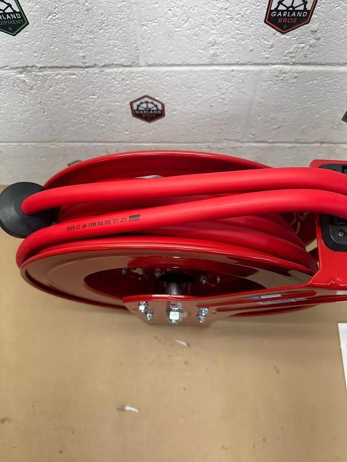 New - open box Lincoln 83754 Air/Water Hose Reel 1/2” Retractable Hose
