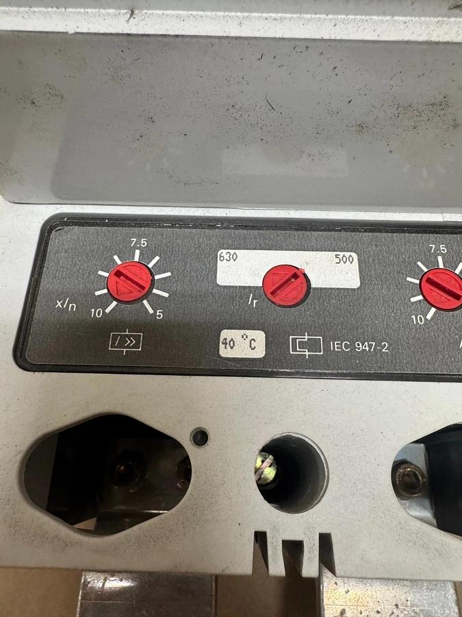 Used Siemens 3VF6211-1BM44-0AA0 500-630A, Molded Case Circuit Breaker