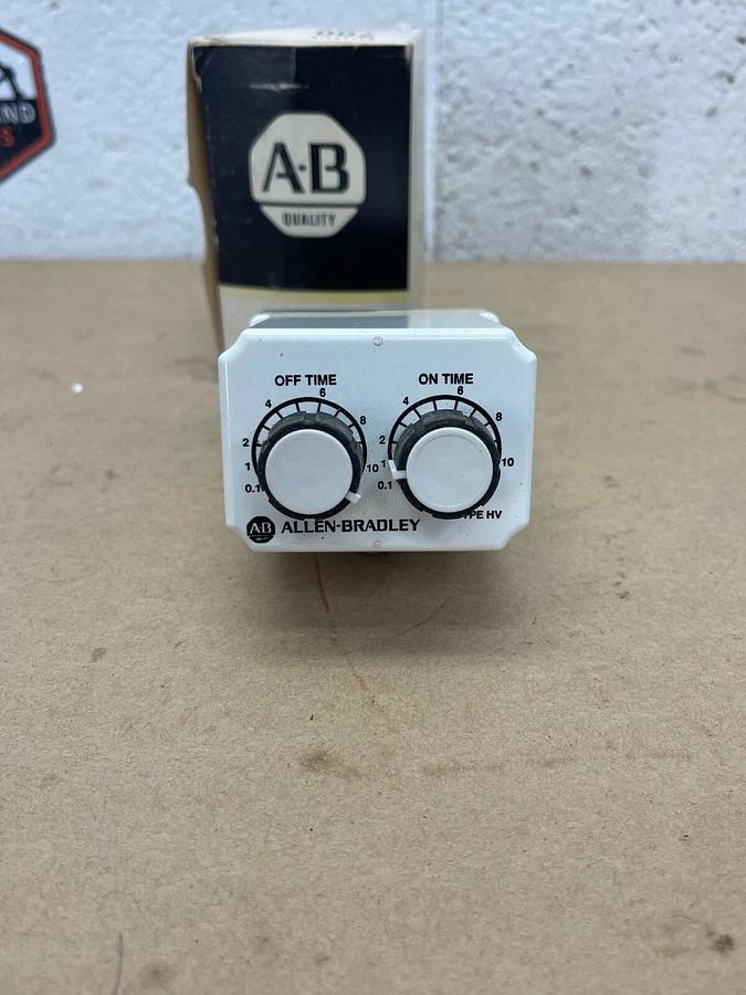 Used Allen-Bradley 700-HV32AA1 Ser A Repeat Cycle Timer, Type H, 50/60Hz, 1/4HP 10A