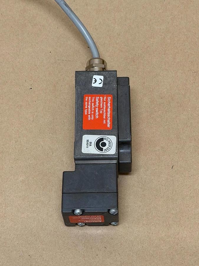 Used Euchner NZ1VZ-528E Safety Interlock Switch