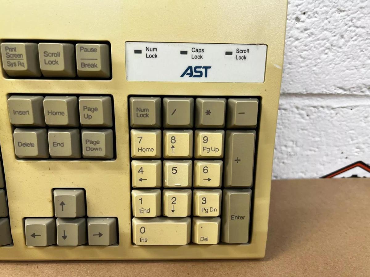 Used AST SEM-DC8H Keyboard