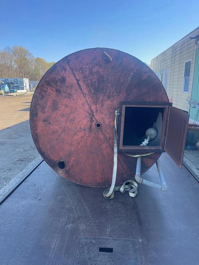 Used 4000 Gal Vertical Liquid Storage Tank, Tank Dia: 7’, Tank H: 14’, Base: 80"x73"