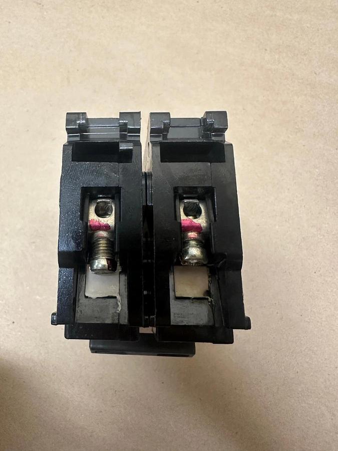 Used Siemens BQ2B025 2 Pole Circuit breaker