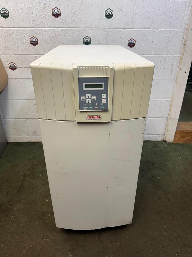 Used Toshiba UE32L220C61T Uninterruptible Power Supply 1600 EP Ser UPS, 22KVA, 91.6A