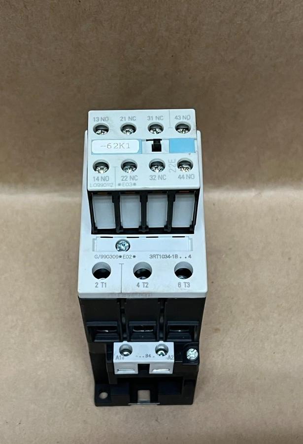 Used Siemens 3RT1034-1BB44 SIRIUS 3R Contactor w/ 3RH1921-1HA22 Auxiliary Contact