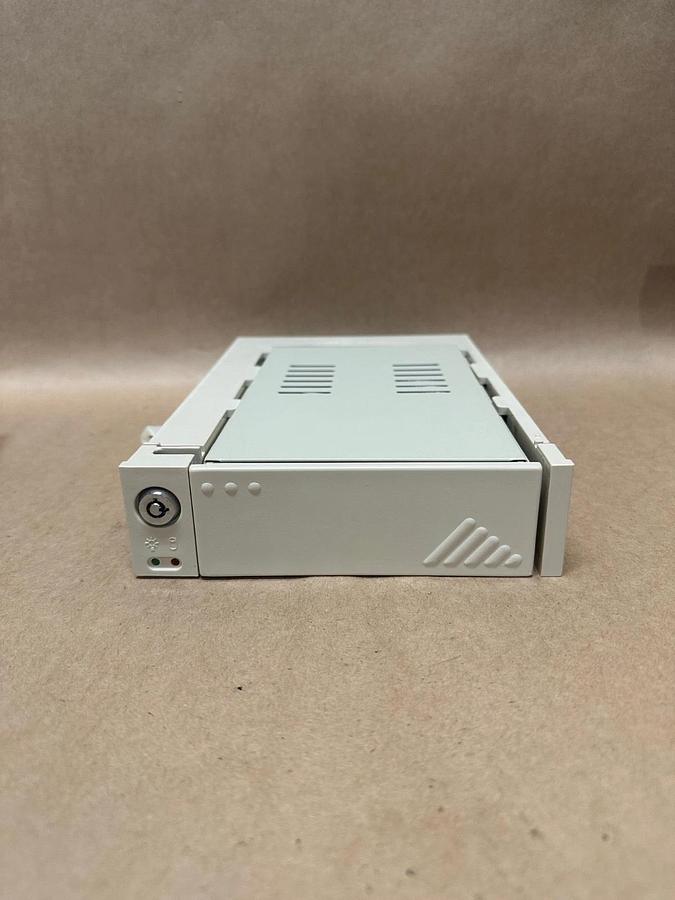 Used HDD Mobile Frames RF-001 Mobile Frame For 3-1/2” Hard Disk *NEW*