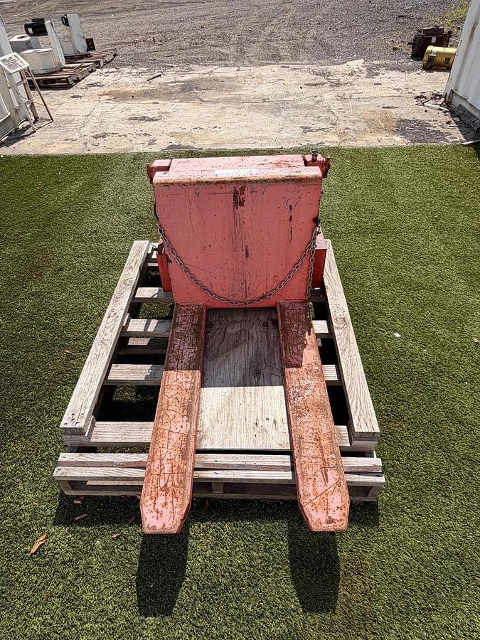 Used Presto PT-20AC Powered Pallet Positioner/ Pallet Lift