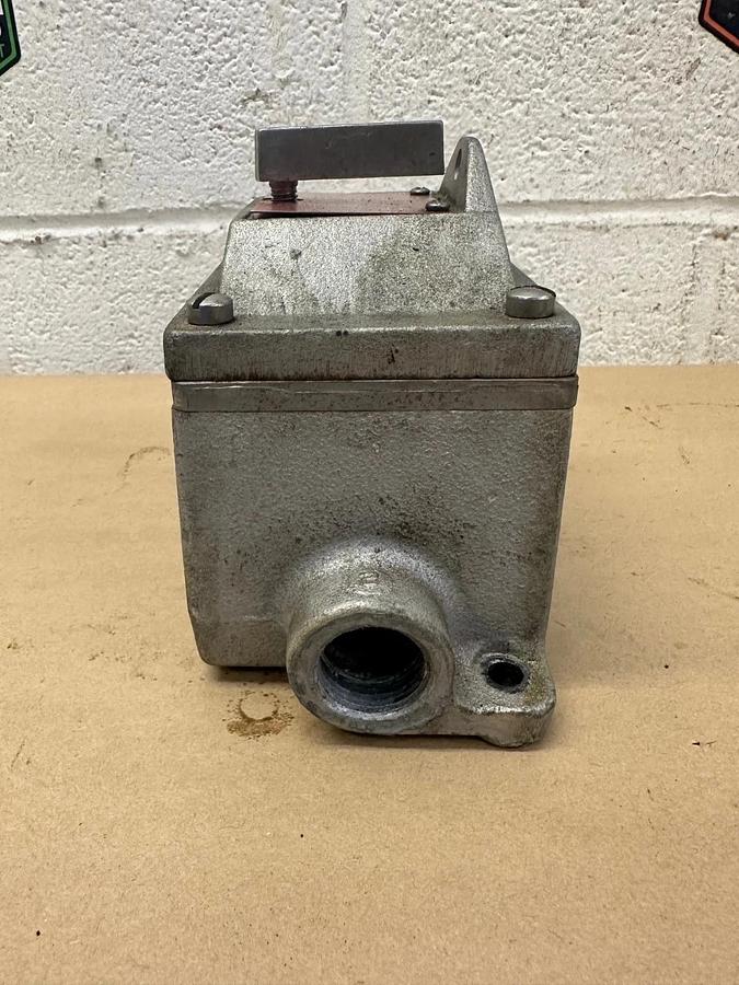 Used Crouse Hinds EDSC218 Body and Snap Switch For Hazardous Locations