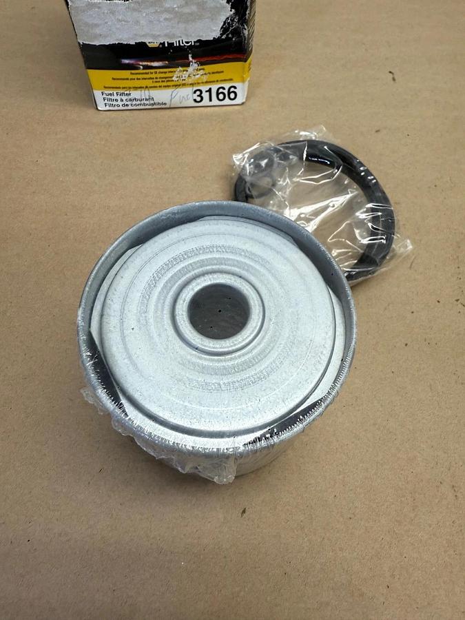 Used NAPA 3166 Gold Filter, Fuel Filter, Maximum Heavy Duty Protection *NEW*