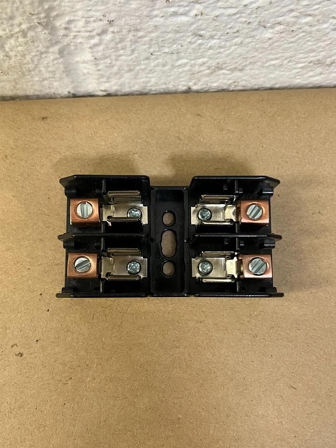 Used Bussmann BM6032B 30A, 600V Fuse Block