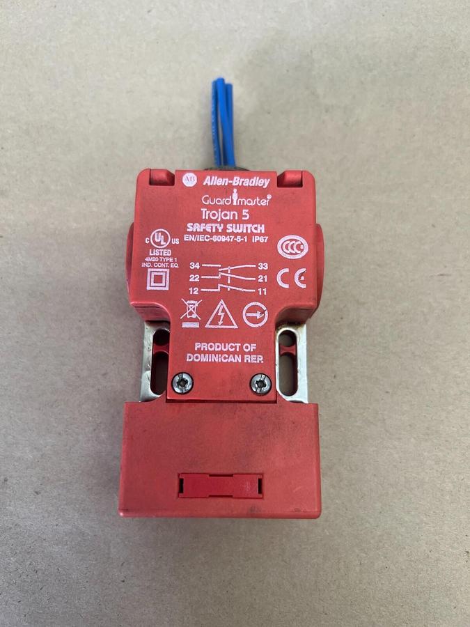 Used Allen Bradley EN/IEC-60947-5-1 IP67 Trojan 5 Safety Switch