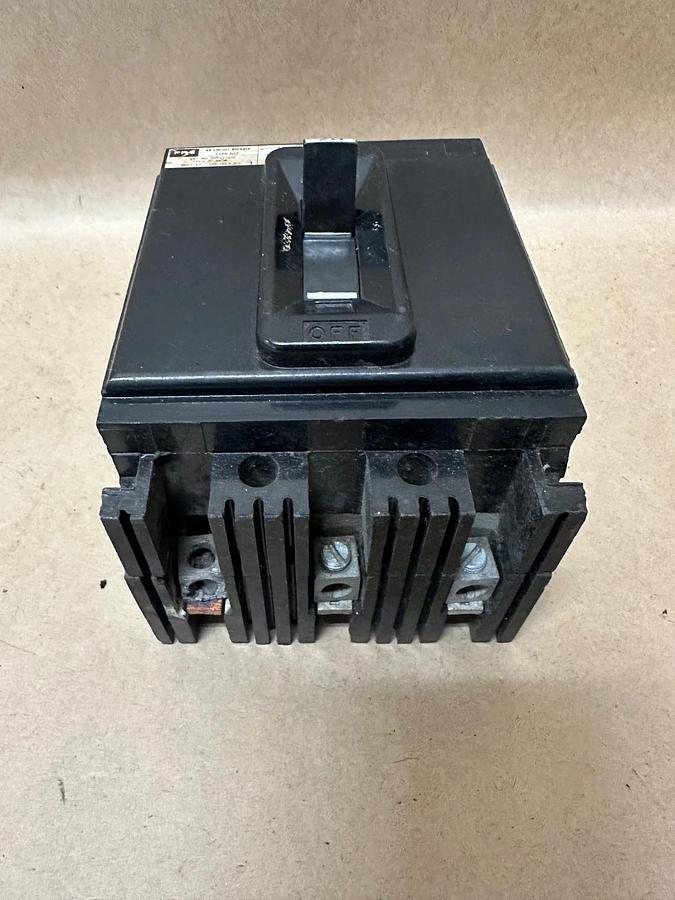 Used Federal Pacific Electric Company NEF431070 70A 3 Pole Circuit Breaker