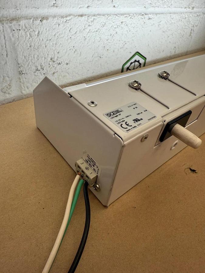 Used Saginaw (SCE) SCE-LF18NO, LED Light 18”, 120-230VAC, 50/60Hz, 700 Lm, 8W