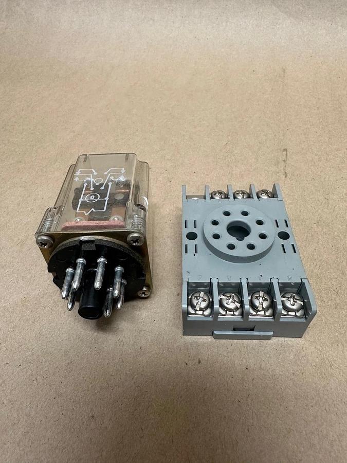 Used Potter & Brumfield KRP-11DN-24 Relay w/ 27E891 Base