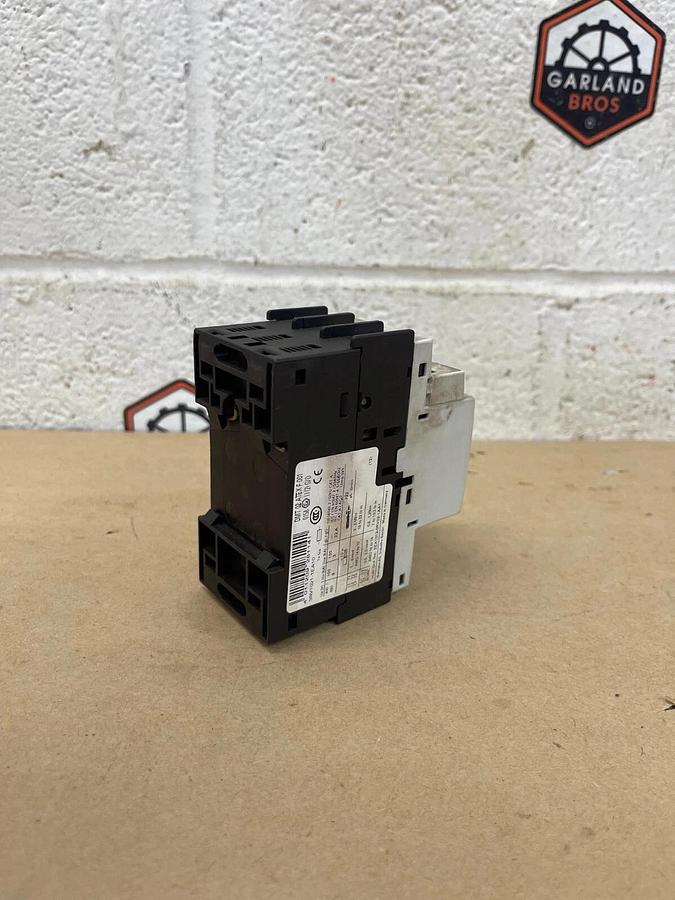 Used Siemens 3RV1021-1EA10 Circuit Breaker, Sirius