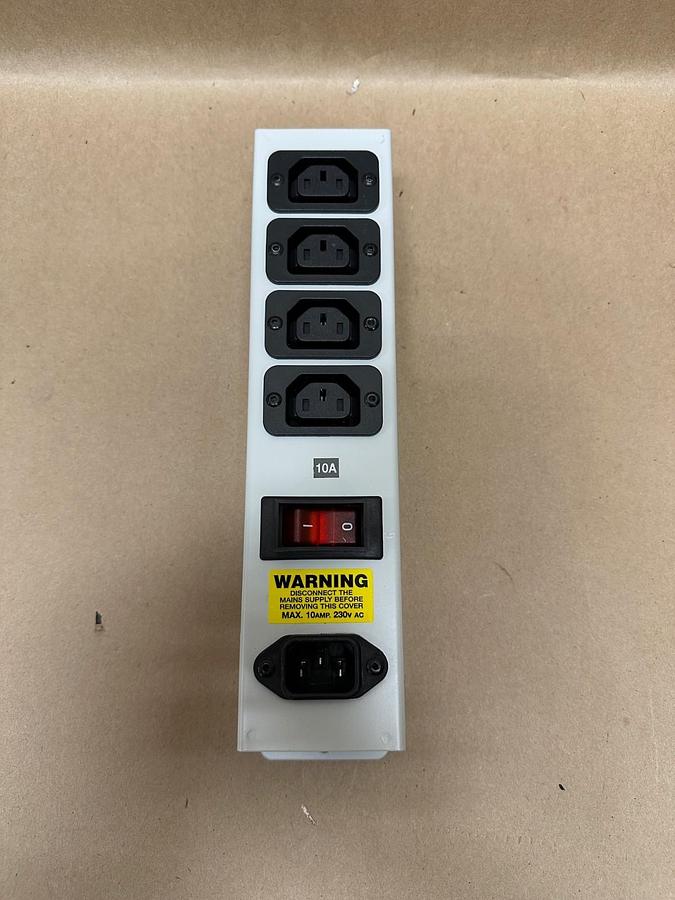 Used IEC 62100 10A Power Strip, 4 Outlet, Vertical Rack *NEW*