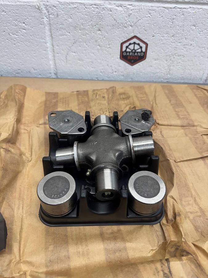 Used CAT 7V-3842 Spider Bearing Kit *NEW*