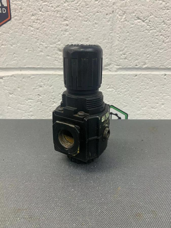 Used Speedaire 42M20 Pressure Regulator 300PSIG (Used)
