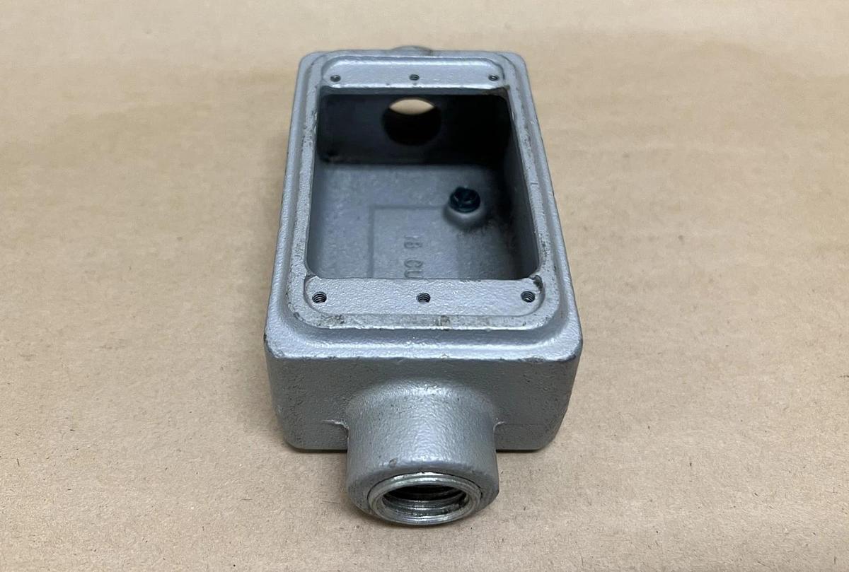 Used Appleton 3/4" Unilet, Type FSC Conduit Body, 18 CU.IN. - Lot of 2