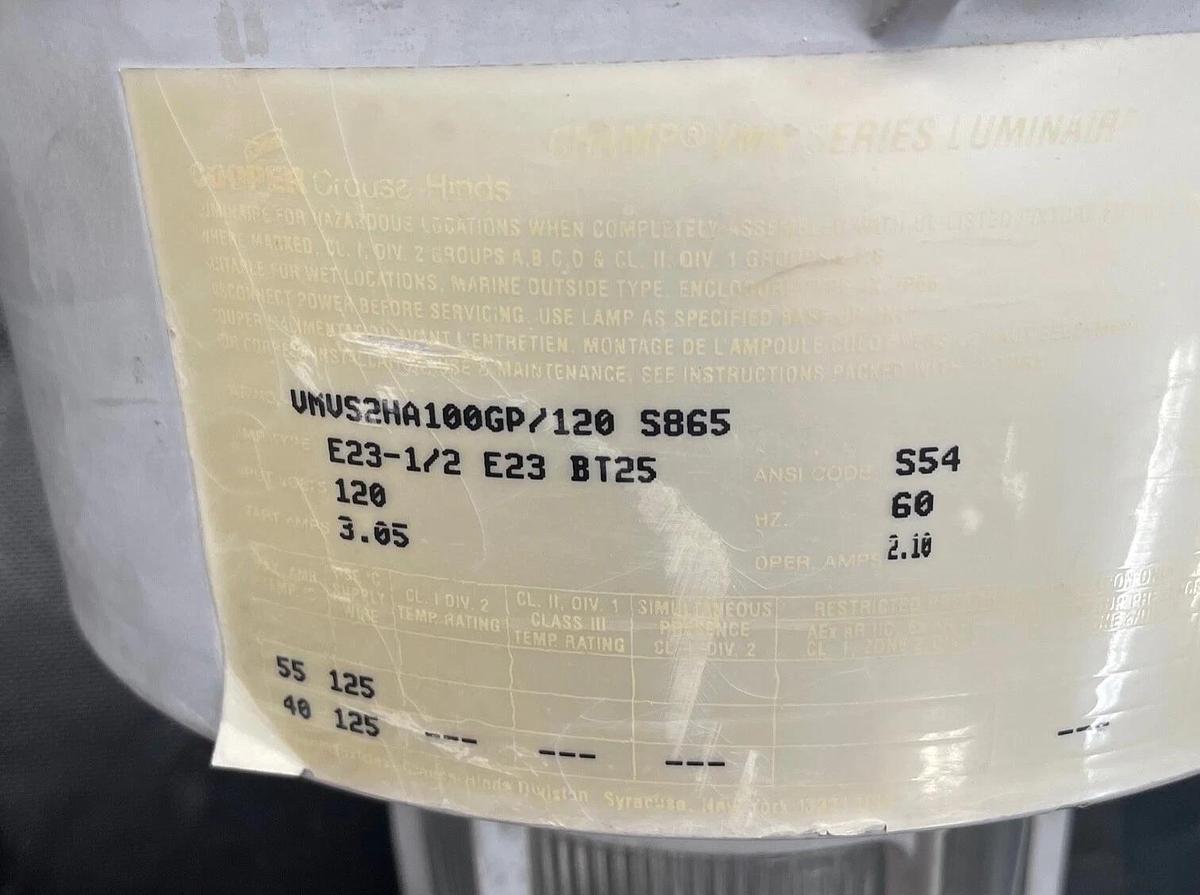 Used Cooper Crouse-Hinds VMVS2A100GP/120 S865 Explosion Proof Light 120 V, 3.05 Amps
