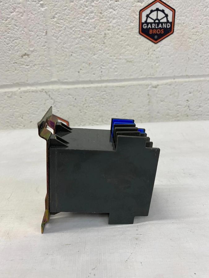 Used Cutler-Hammer D40RB Powered Magnetic Latching Relay