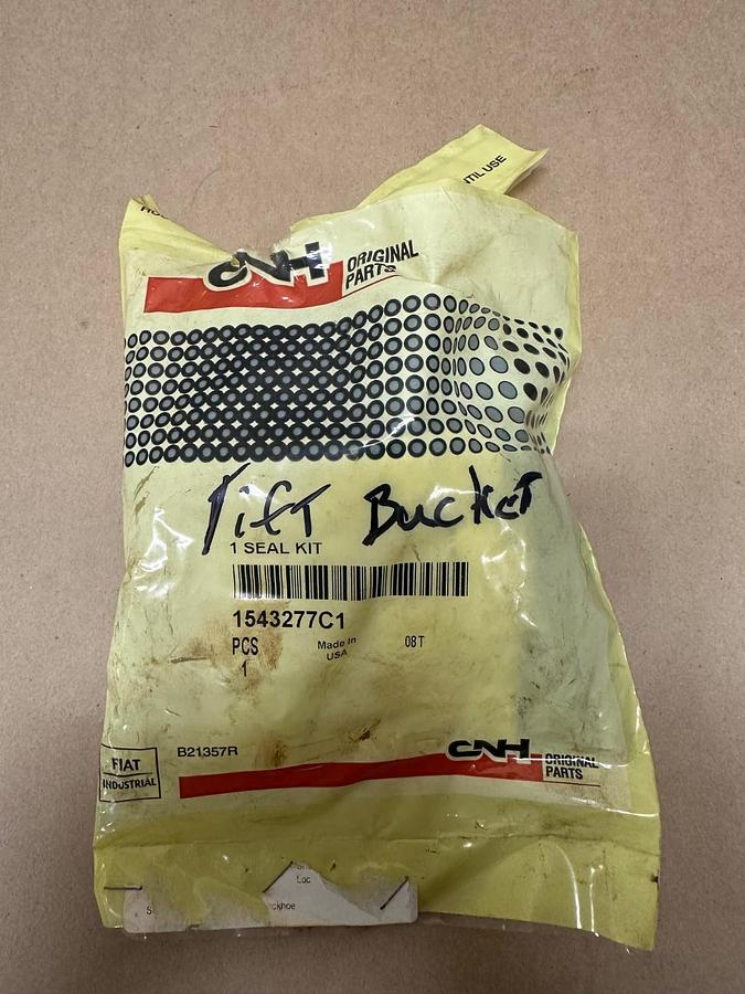 CNH Industrial 1543277C1 Cylinder Seal Kit *NEW*