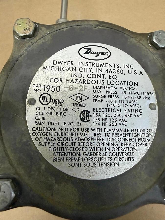 Used Dwyer 1950-0-2F Pressure Switch