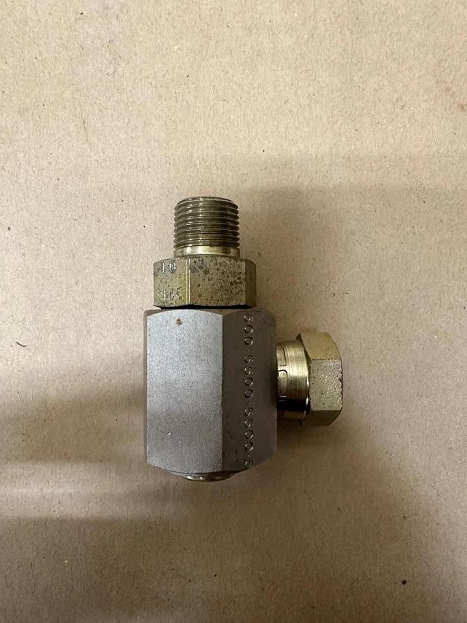 5500-5500-5500, 3/8 Male x 3/8 Female 90 Degree Hydraulic Fitting *NEW*