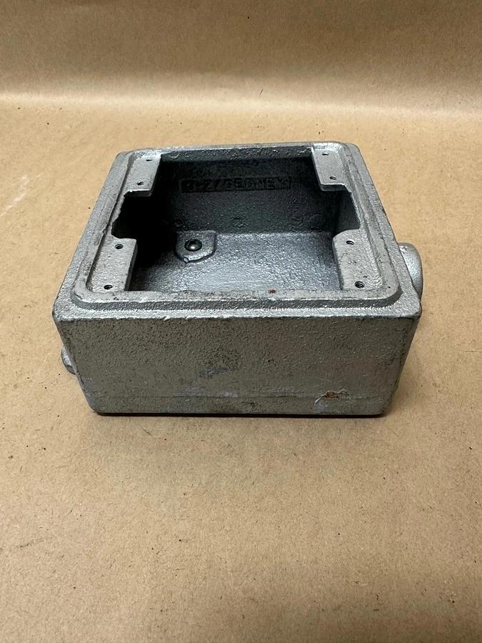 Used O-Z/Gedney FS 2-75 Iron Cast Junction Box 3/4” Hub