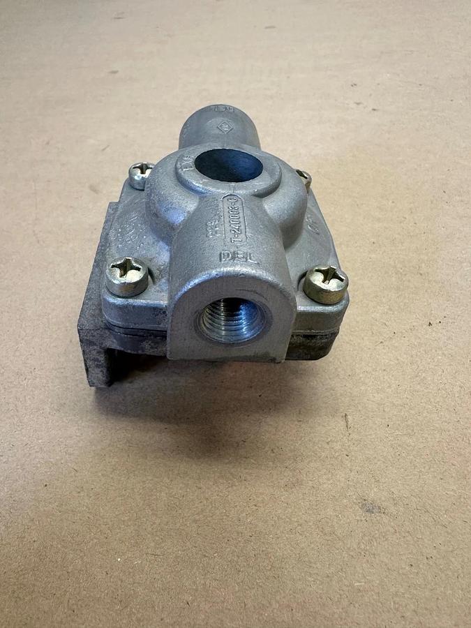 CAT 8V-5017 Service Brake Quick Release Valve *NEW*